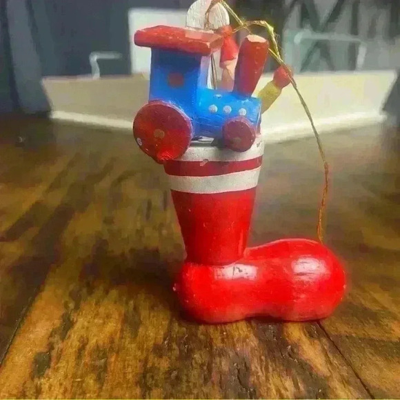 Vintage Heirloom Hand Painted‎ Wooden Christmas Ornament. Made in Tiawan - Picture 3 of 7